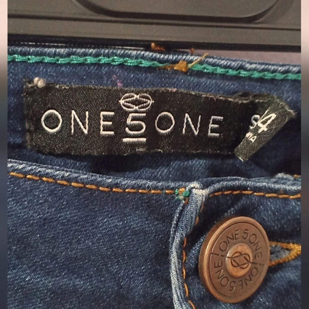 Embroidered Floral Women's Jeans - Picture 2 of 12